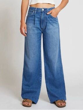 AMO Florence Wide Leg Pleated Jeans in Wistful Size 24